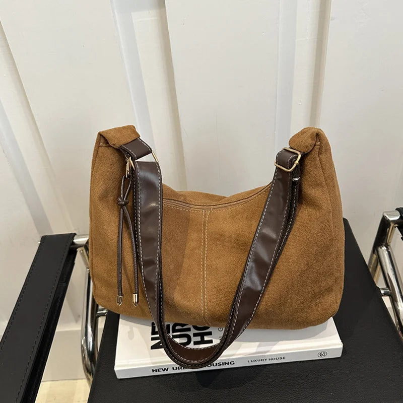 Sac à Main Femme Daim Bandoulière Casual Sac en Bandoulière Croisée Luxe Clutch Design Croissant Hobo Bohème.