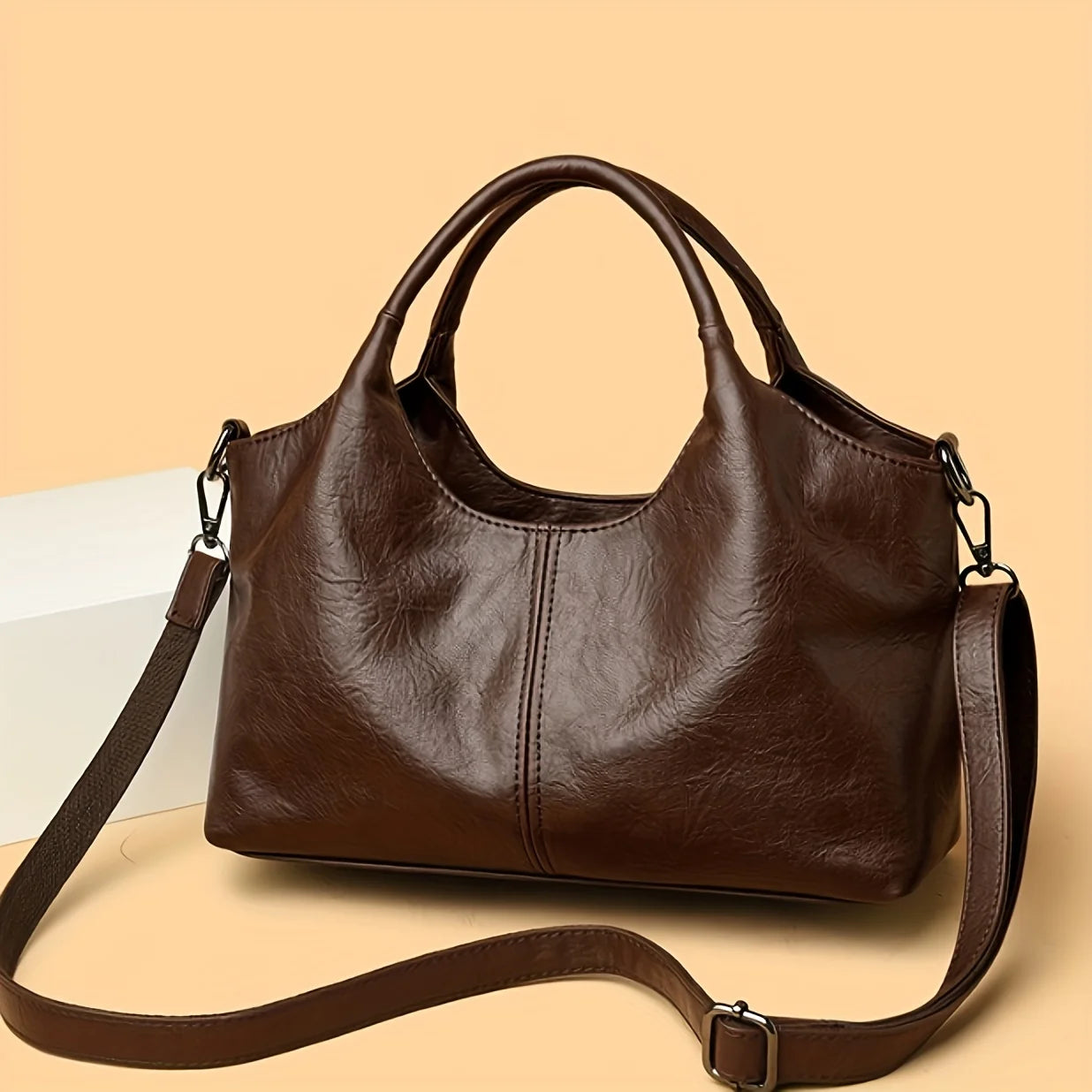 sacs bandoulière amovibles, cabas pratiques, pochettes chic. Ajoutez des variantes par couleur (noir, beige, or) et taille (grande capacité prioritaire).