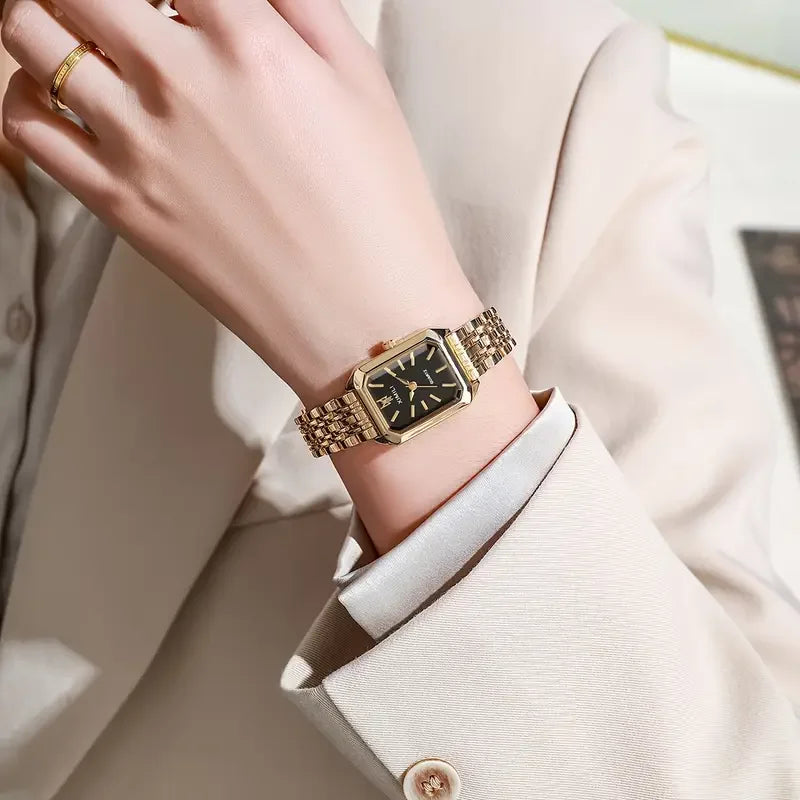 Montre quartz pour femmes, mode luxe tendance et polyvalente, idéale pour matcher les tenues quotidiennes ou en cadeau.