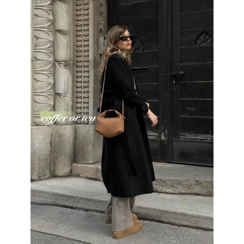 Sac Déjeuner Portable Femme 2025 Texture Haut de Gamme Sac à Main Niche Bandoulière Bento Sac en Bandoulière Traversante Sac Trajet Quotidien Femme.